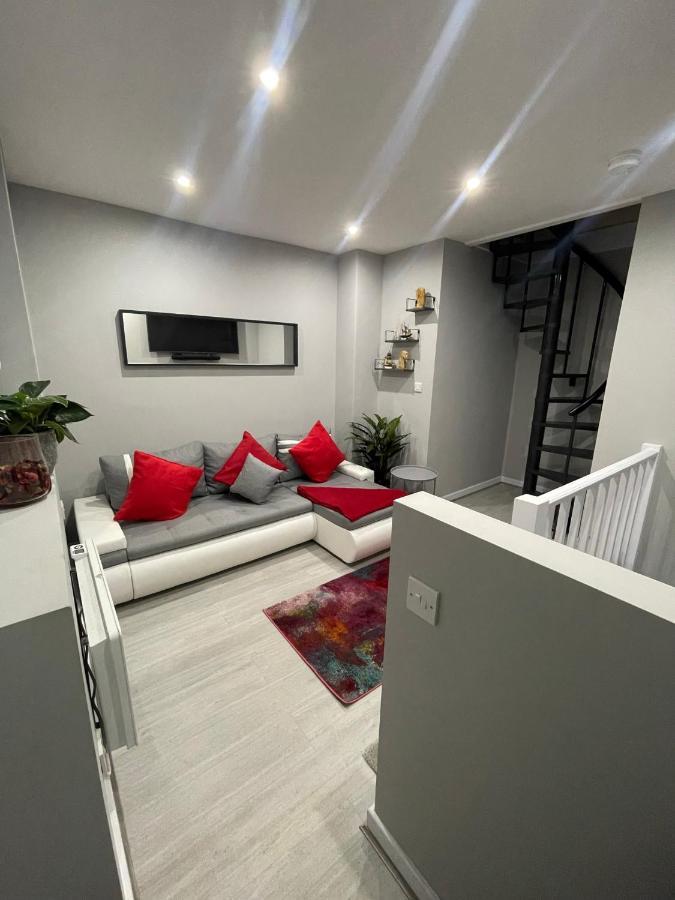 Unique Duplex Apartment Free Parking Free Wi-Fi 6 Minutes From Leeds City Centre Exterior foto